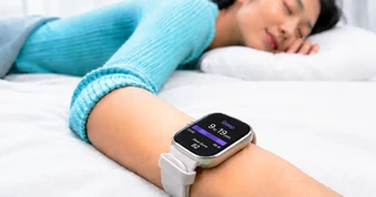 Lời khuyên cho tất cả những ai đeo đồng hồ theo dõi sức khỏe đi ngủ