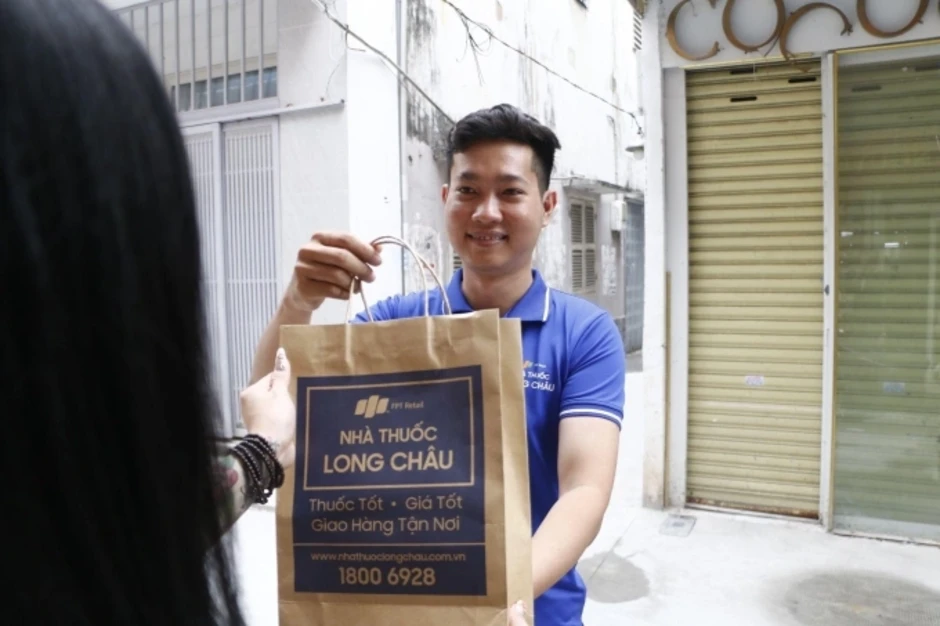 Long Châu cam kết không tăng giá thuốc, giao miễn phí tận nhà Long Châu cam kết không tăng giá thuốc, giao miễn phí tận nhà