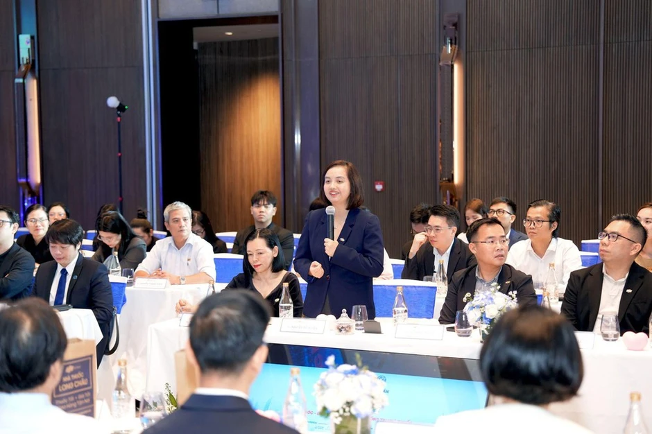 Long Châu cùng Hội Thầy thuốc trẻ Việt Nam tiên phong mô hình kết nối bác sĩ với người dân tại nhà thuốc Long Châu cùng Hội Thầy thuốc trẻ Việt Nam tiên phong mô hình kết nối bác sĩ với người dân tại nhà thuốc