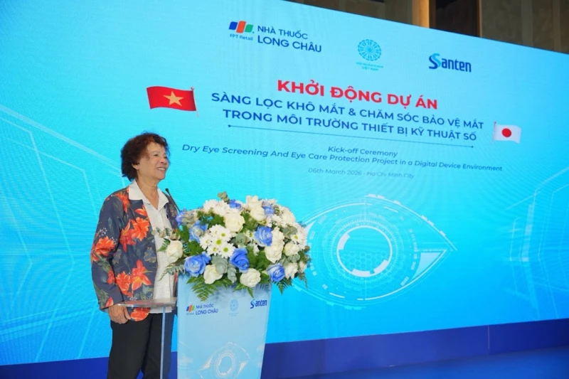 Long Châu đồng hành thương hiệu nhãn khoa Nhật Bản Santen khởi động chương trình tầm soát khô mắt sớm cho cộng đồng Long Châu đồng hành thương hiệu nhãn khoa Nhật Bản Santen khởi động chương trình tầm soát khô mắt sớm cho cộng đồng