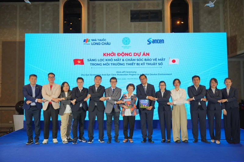 Long Châu đồng hành thương hiệu nhãn khoa Nhật Bản Santen khởi động chương trình tầm soát khô mắt sớm cho cộng đồng Long Châu đồng hành thương hiệu nhãn khoa Nhật Bản Santen khởi động chương trình tầm soát khô mắt sớm cho cộng đồng