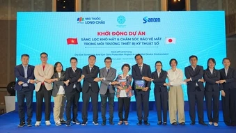 Long Châu đồng hành thương hiệu nhãn khoa Nhật Bản Santen khởi động chương trình tầm soát khô mắt sớm cho cộng đồng