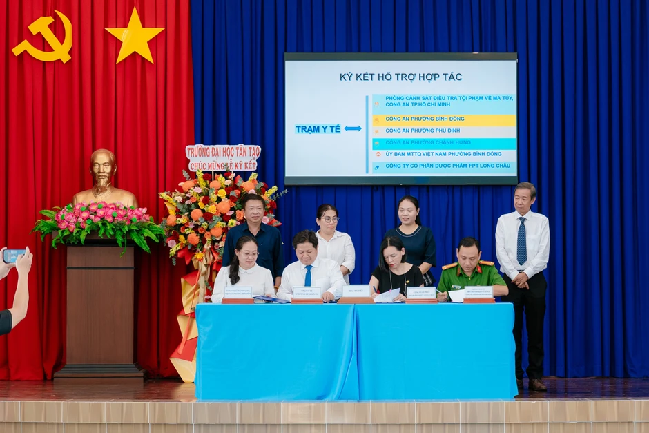 Long Châu hợp lực công - tư hỗ trợ người dân phòng bệnh, điều trị sớm từ cơ sở Long Châu hợp lực công - tư hỗ trợ người dân phòng bệnh, điều trị sớm từ cơ sở