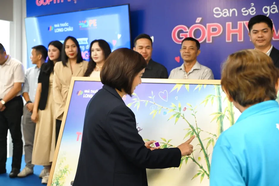 Long Châu, Quỹ Hope và các đối tác dược phẩm cùng “San sẻ gánh nặng vì bệnh nhân ung thư” Long Châu, Quỹ Hope và các đối tác dược phẩm cùng “San sẻ gánh nặng vì bệnh nhân ung thư”