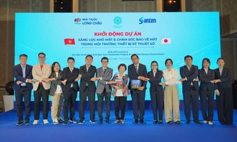 Long Châu và Santen Nhật Bản khởi động dự án sàng lọc khô mắt