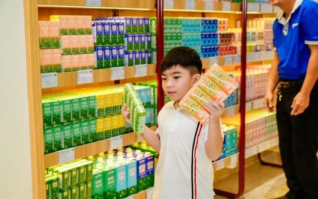 Lựa chọn dinh dưỡng chuẩn quốc tế mà vẫn hợp túi tiền từ ly sữa hằng ngày của con Lựa chọn dinh dưỡng chuẩn quốc tế mà vẫn hợp túi tiền từ ly sữa hằng ngày của con