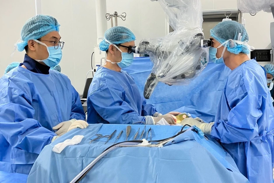 Lựa chọn Việt Nam mổ u não, bệnh nhân Campuchia phục hồi khả năng vận động và giao tiếp chỉ sau 6 ngày Lựa chọn Việt Nam mổ u não, bệnh nhân Campuchia phục hồi khả năng vận động và giao tiếp chỉ sau 6 ngày