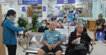 Lương cơ sở dự kiến tăng 8%, BHYT thay đổi ra sao?