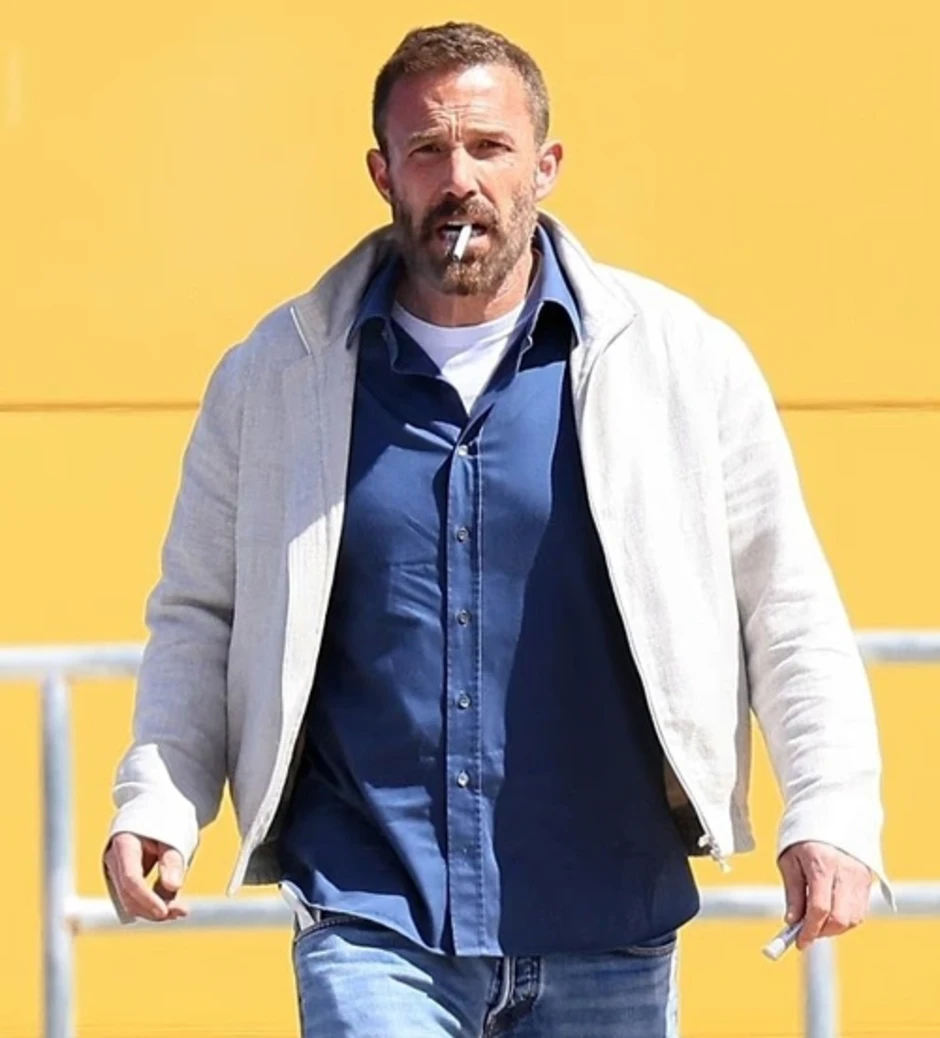 Lý do tài tử Ben Affleck thường xuyên ăn táo mỗi khi ra ngoài Lý do tài tử Ben Affleck thường xuyên ăn táo mỗi khi ra ngoài