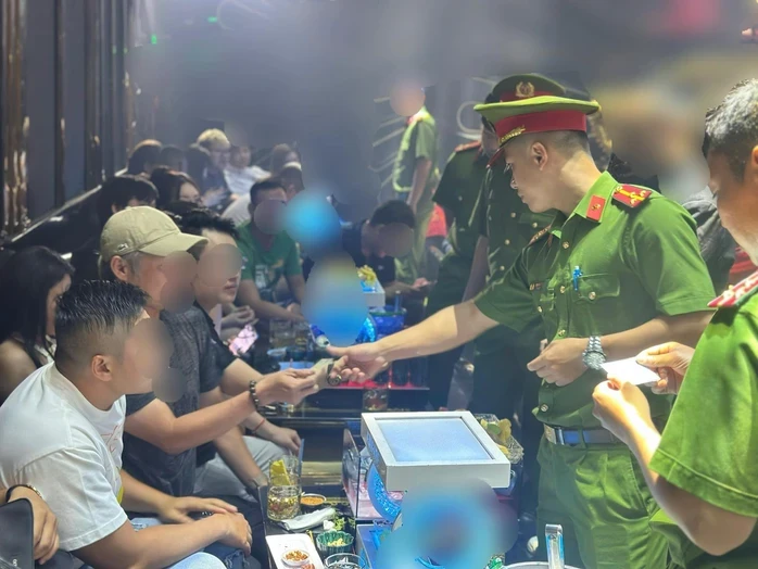 Ma túy thế hệ mới xâm nhập với tên gọi mỹ miều là nước vui”, “đồ chill”, “đồ ăn tiệc”... Ma túy thế hệ mới xâm nhập với tên gọi mỹ miều là nước vui”, “đồ chill”, “đồ ăn tiệc”...