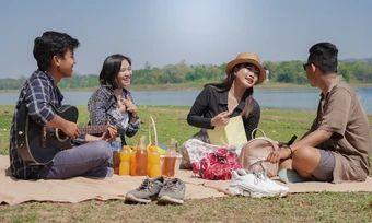 Mắc bệnh tình dục sau chuyến dã ngoại - Báo TinVina
