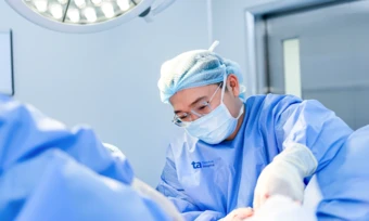 Mắc ung thư hắc tố cơ quan sinh dục ở tuổi 72 - Báo TinVina