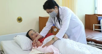 Mang thai lần 2 sau 20 năm, sản phụ đối mặt với nguy hiểm