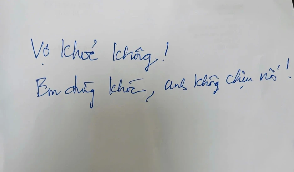 Mảnh giấy người chồng viết sau ca mổ khiến người vợ òa khóc Mảnh giấy người chồng viết sau ca mổ khiến người vợ òa khóc