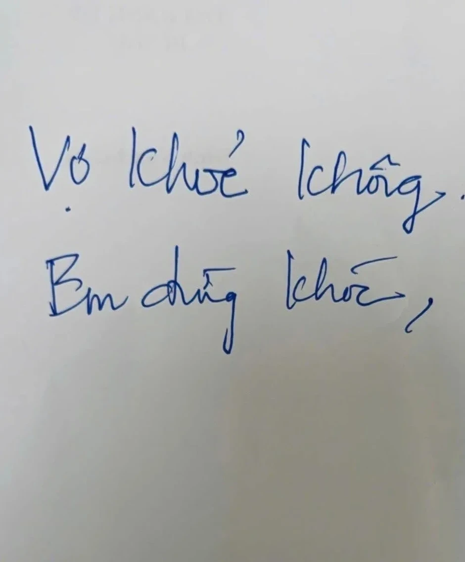 Mảnh giấy người chồng viết sau ca mổ khiến người vợ òa khóc Mảnh giấy người chồng viết sau ca mổ khiến người vợ òa khóc