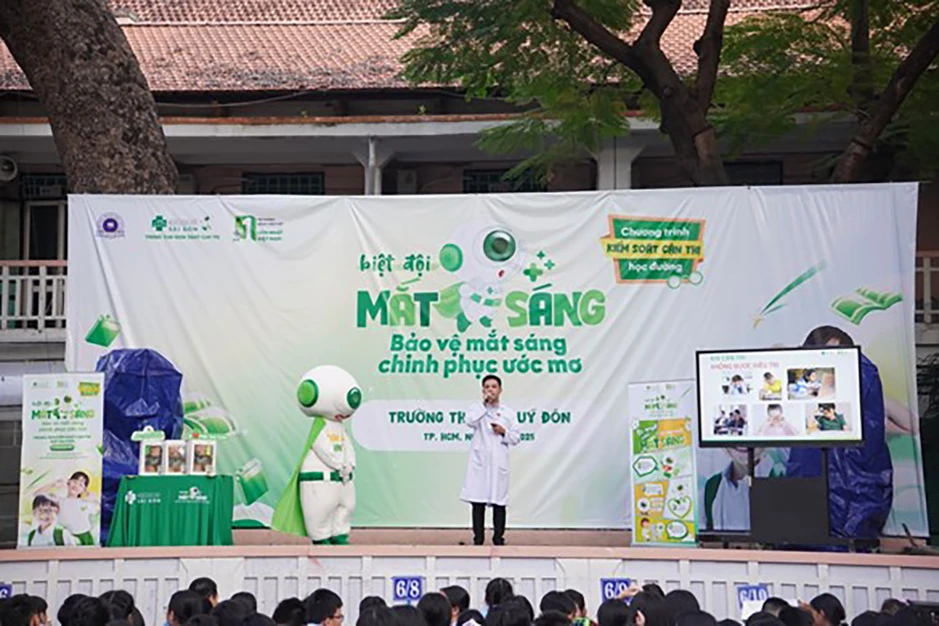 Mắt Sài Gòn Ngô Gia Tự: Chăm sóc thị lực học đường cho hơn 15.000 học sinh
