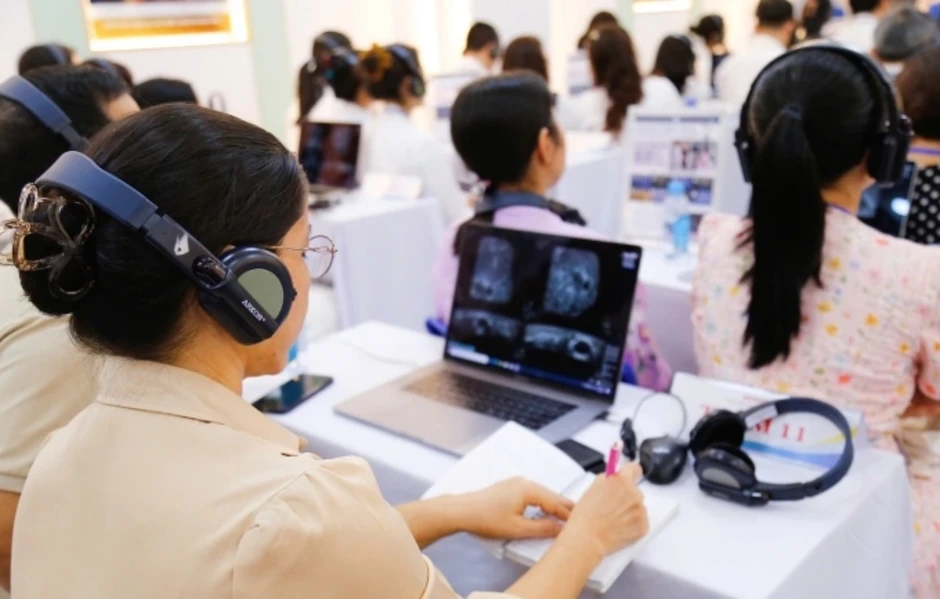 Máy siêu âm tự động phát hiện sớm ung thư vú Máy siêu âm tự động phát hiện sớm ung thư vú