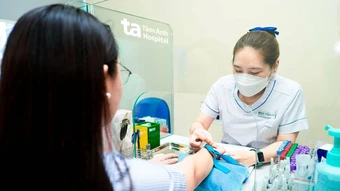 Mẹ bầu đi bơi có ảnh hưởng đến thai không? - Báo TinVina