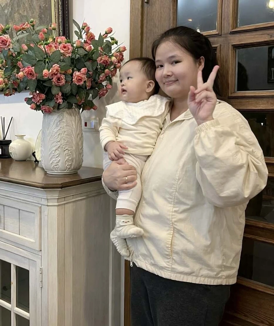 Mẹ một con 'vịt hóa thiên nga' sau giảm 33 kg Mẹ một con 'vịt hóa thiên nga' sau giảm 33 kg