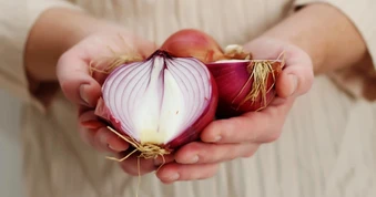 Mẹo thải độc gan bằng củ hành tây
