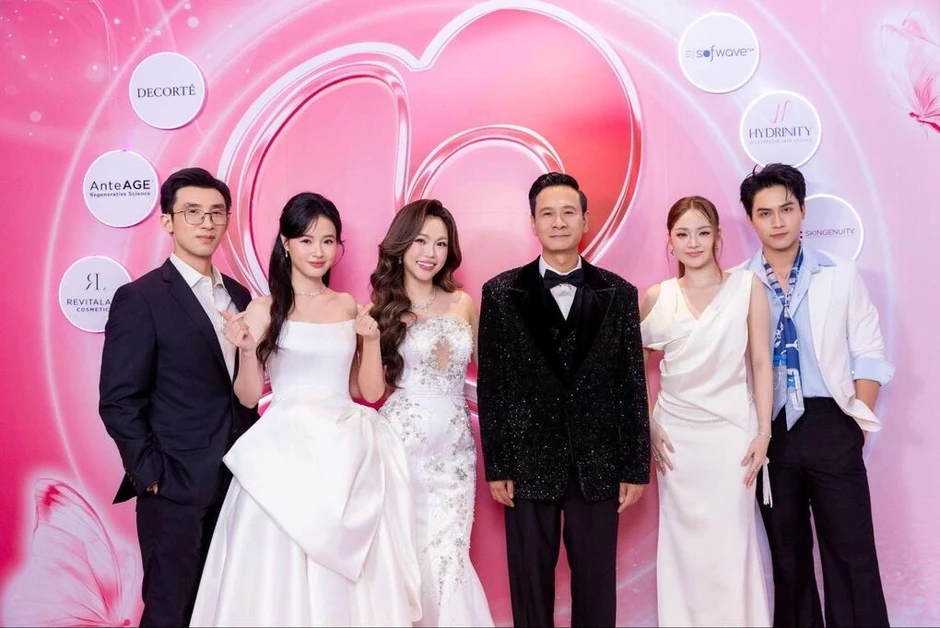 Midu, Tiểu Vy và dàn khách mời mừng BichNa Clinic tròn 11 tuổi Midu, Tiểu Vy và dàn khách mời mừng BichNa Clinic tròn 11 tuổi
