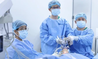 Mổ ung thư tuyến giáp không để lại sẹo - Báo TinVina