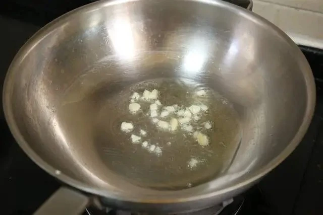 Món ăn dễ nấu từ loại rau giúp thanh nhiệt, giảm hỏa khí trong người và làm sạch ruột, đồng thời bổ sung kali Món ăn dễ nấu từ loại rau giúp thanh nhiệt, giảm hỏa khí trong người và làm sạch ruột, đồng thời bổ sung kali