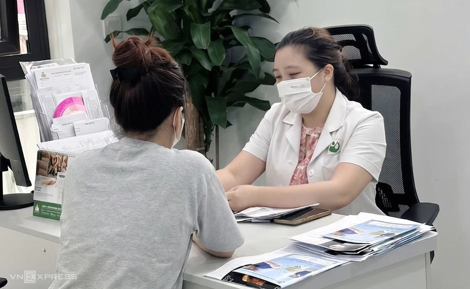 Mong mãn kinh sớm để thoát cơn đau bụng 'hành hạ' mỗi tháng