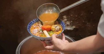 Một bát bún riêu "ăn cho nhẹ bụng" bằng 70 phút chạy bộ