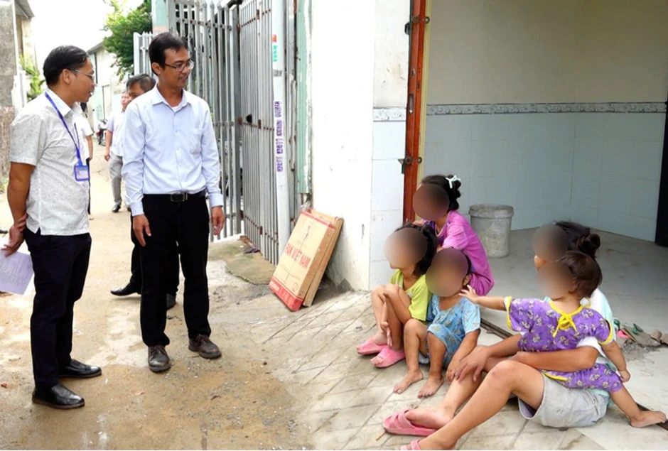 Một con chó dại cắn liên tiếp 12 người, nhiều nạn nhân không đi tiêm phòng Một con chó dại cắn liên tiếp 12 người, nhiều nạn nhân không đi tiêm phòng