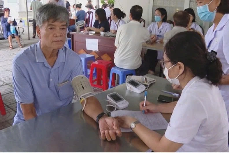 Một phường ở TPHCM dẫn đầu khám sức khỏe toàn dân nhờ cách làm đồng bộ Một phường ở TPHCM dẫn đầu khám sức khỏe toàn dân nhờ cách làm đồng bộ