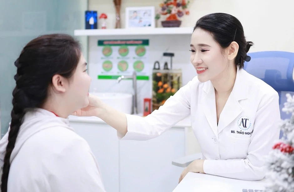 Mụn trứng cá mãi không khỏi có thể cảnh báo buồng trứng đa nang Mụn trứng cá mãi không khỏi có thể cảnh báo buồng trứng đa nang