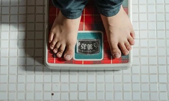 Mừng hụt vì giảm 10 kg, người phụ nữ đi khám mới biết mắc ung thư