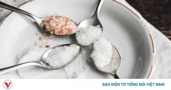 Muối i-ốt, muối thường, muối ít natri - loại nào thực sự tốt cho sức khỏe?