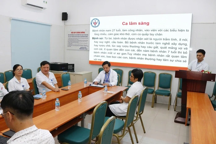 Nam công nhân ám ảnh bệnh nặng, nhập viện vì rối loạn lo âu Nam công nhân ám ảnh bệnh nặng, nhập viện vì rối loạn lo âu