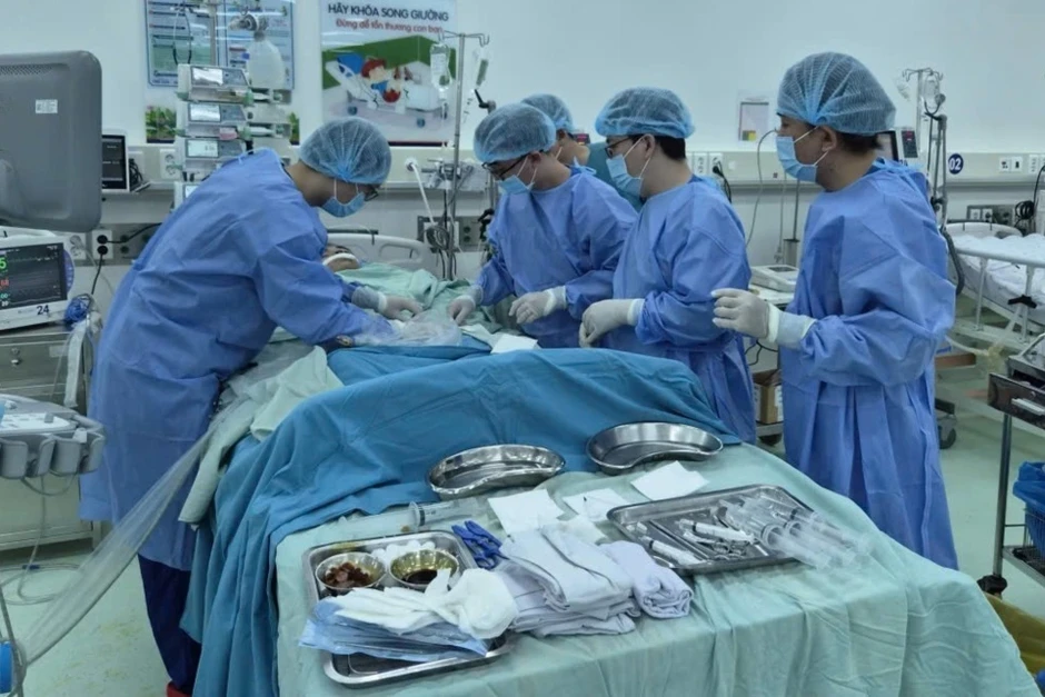 Nam sinh 15 tuổi bất ngờ nguy kịch sau khi kết thúc kỳ thi lớp 10 Nam sinh 15 tuổi bất ngờ nguy kịch sau khi kết thúc kỳ thi lớp 10
