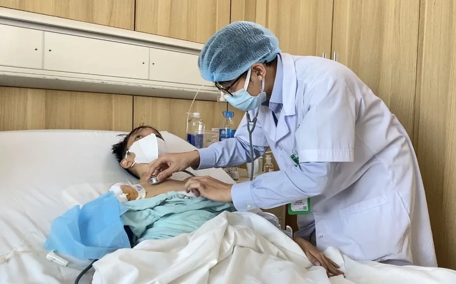 Nam sinh được hồi sinh nhờ ghép gan Nam sinh được hồi sinh nhờ ghép gan