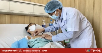 Nam sinh được hồi sinh nhờ ghép gan