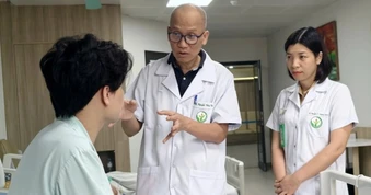 Nam thanh niên 25 tuổi bị đũa đâm sâu ngay dưới hai mắt