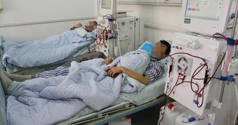 Nam thanh niên 29 tuổi bất ngờ hôn mê, tỉnh dậy thì phát hiện suy thận giai đoạn cuối: Những thói quen tưởng vô hại nhưng âm thầm "phá thận"