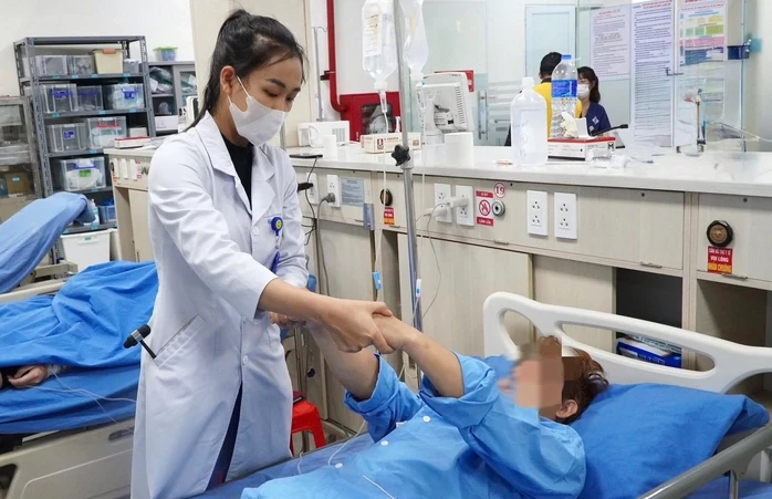 Nam thanh niên co giật sau khi hít bóng cười Nam thanh niên co giật sau khi hít bóng cười