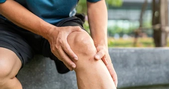 Nam thanh niên ngoài 30 đã có khớp gối như người 70 tuổi