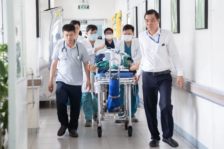 Nạn nhân cuối cùng trong vụ lật ca nô ở Phú Quốc đã được rút máy tạo nhịp Nạn nhân cuối cùng trong vụ lật ca nô ở Phú Quốc đã được rút máy tạo nhịp