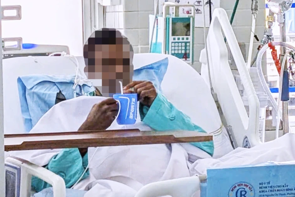 Nạn nhân cuối cùng trong vụ lật ca nô ở Phú Quốc đã được rút máy tạo nhịp Nạn nhân cuối cùng trong vụ lật ca nô ở Phú Quốc đã được rút máy tạo nhịp