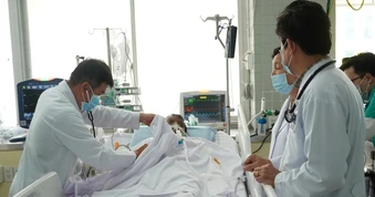 Nạn nhân vụ lật ca nô ở Phú Quốc về TPHCM bằng máy bay, tiên lượng ra sao?