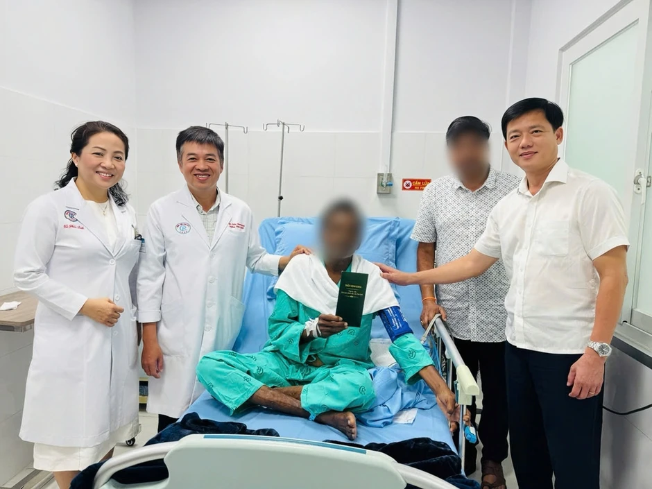 Nạn nhân vụ lật ca nô Phú Quốc qua nguy kịch, được hỗ trợ toàn bộ viện phí Nạn nhân vụ lật ca nô Phú Quốc qua nguy kịch, được hỗ trợ toàn bộ viện phí