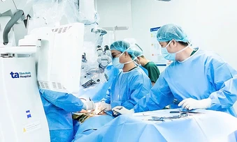 Nang chèn ép rễ thần kinh cột sống người phụ nữ - Báo TinVina