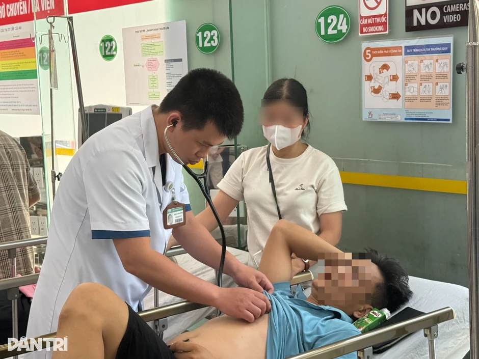 Nắng nóng 40 độ C: Cấp cứu tăng 30%, nhiều người trẻ nhập viện vì say nắng Nắng nóng 40 độ C: Cấp cứu tăng 30%, nhiều người trẻ nhập viện vì say nắng