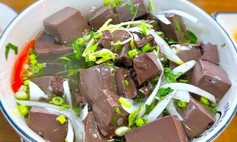 Nắng nóng, ăn huyết luộc có giúp thanh lọc phổi? - Báo TinVina