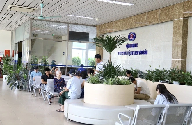 Nắng nóng: Cảnh báo nhóm nguy cơ cao, bệnh viện tăng chống nóng
